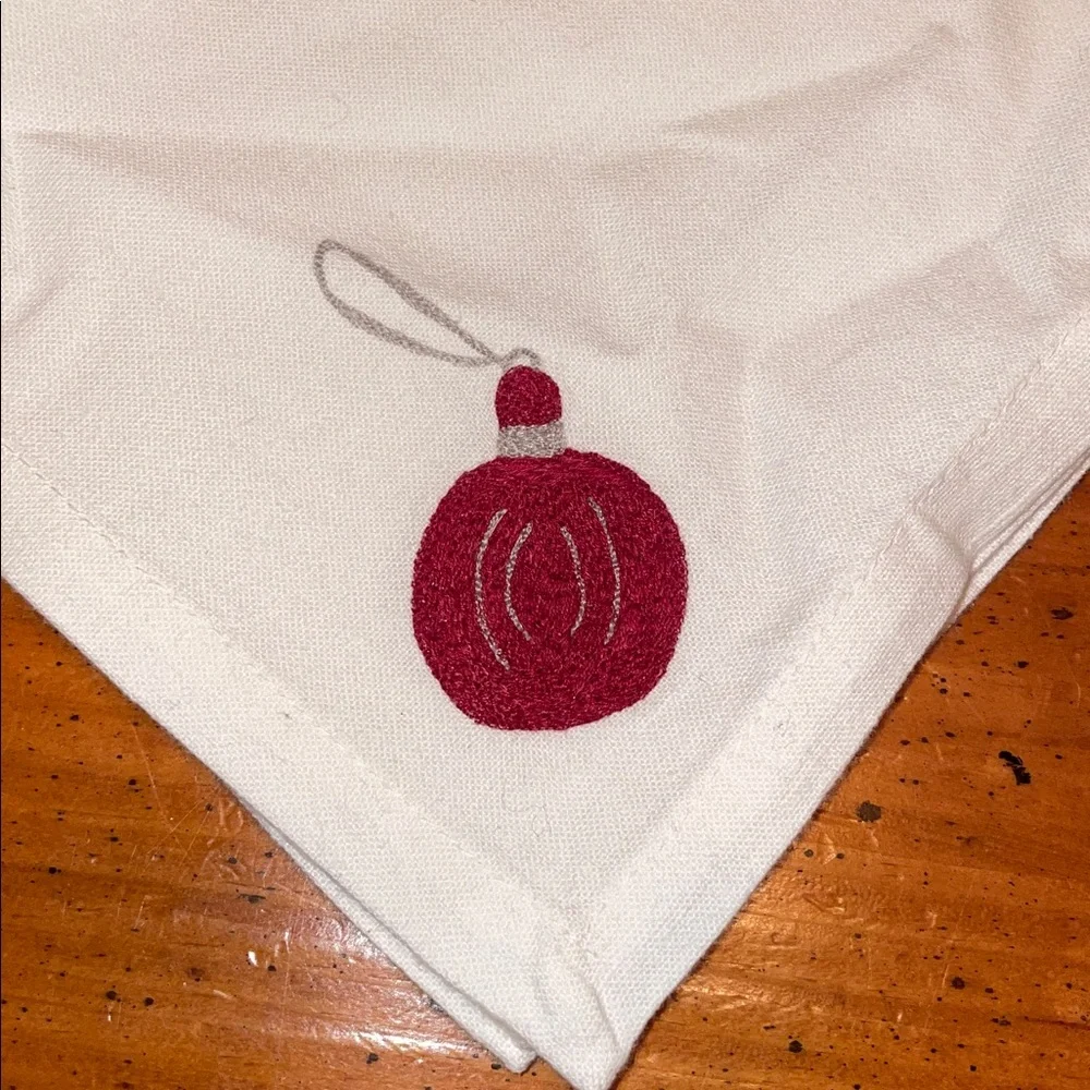 Williams Sonoma Set of 6 Embroidered Holiday Napkins